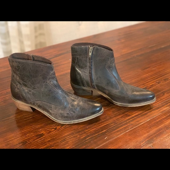 DibaTrue distressed ankle boots - Picture 3 of 11